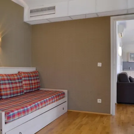 Of Both - Hotell 4*