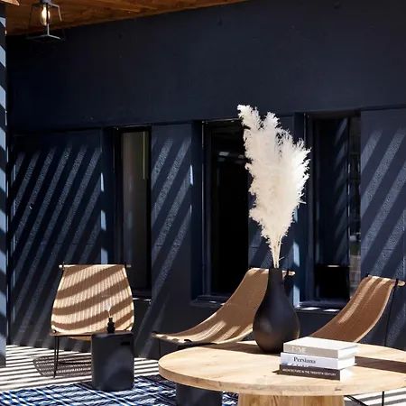 Of Both - Hotell 4*